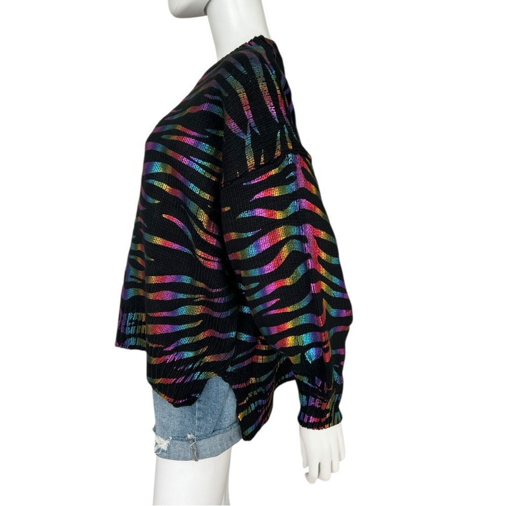 AND THE WHY oversized metallic paint accent sweater
S/M, M/L combo size - Picture 10 of 12